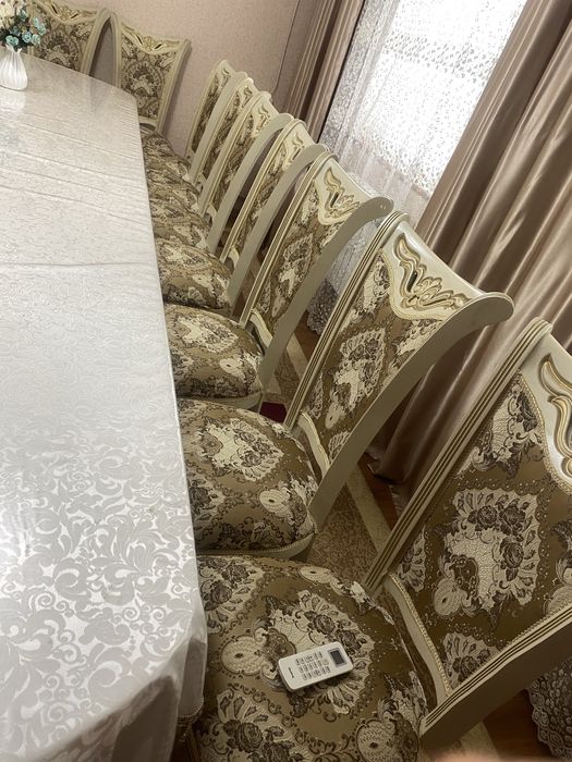 Продаю стол и стулья все вместе