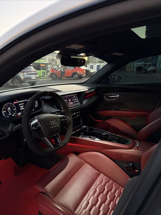 Audi e tron GT 2024