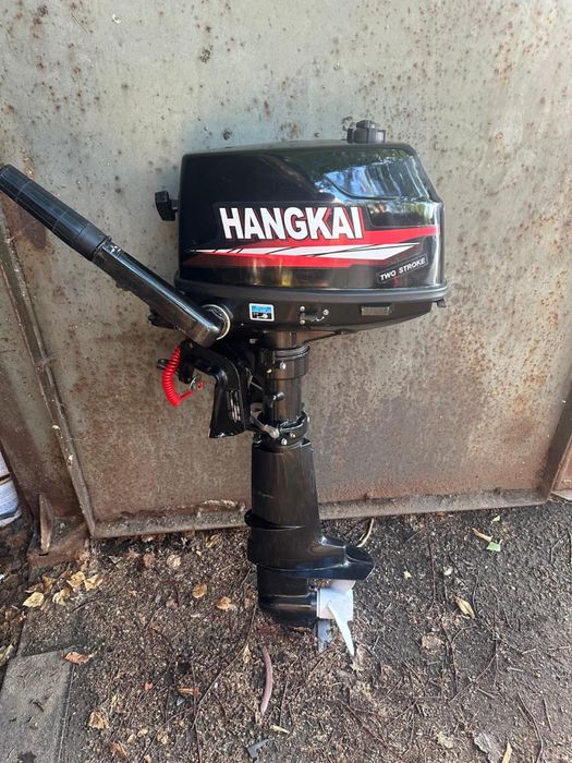 Продам лодку с мотором