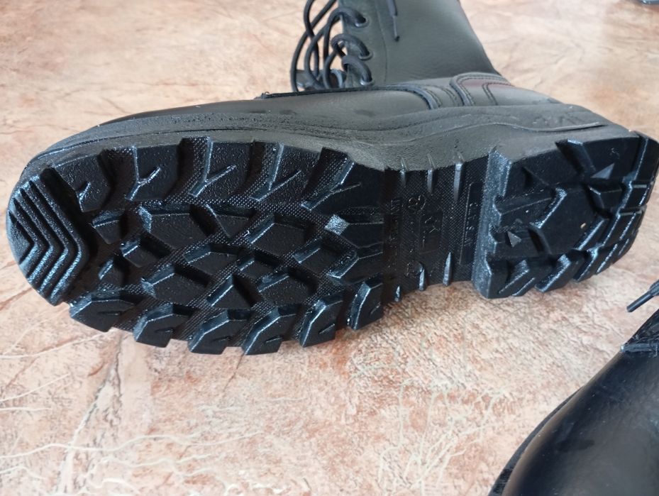 Продам берцы 42 размер