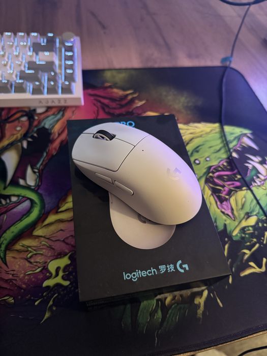 Игровая мышь Logitech Pro Superlighti