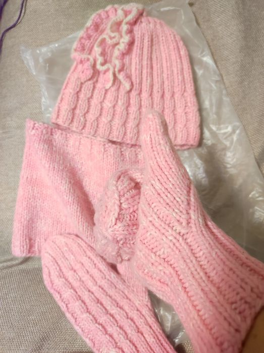 Продам зимний комплект головного убора