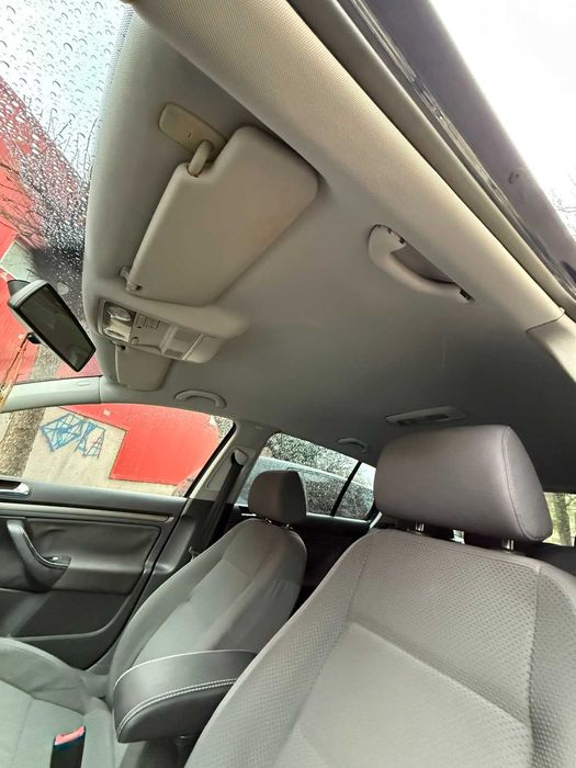 Продавам Голф 5 FSI 1.6