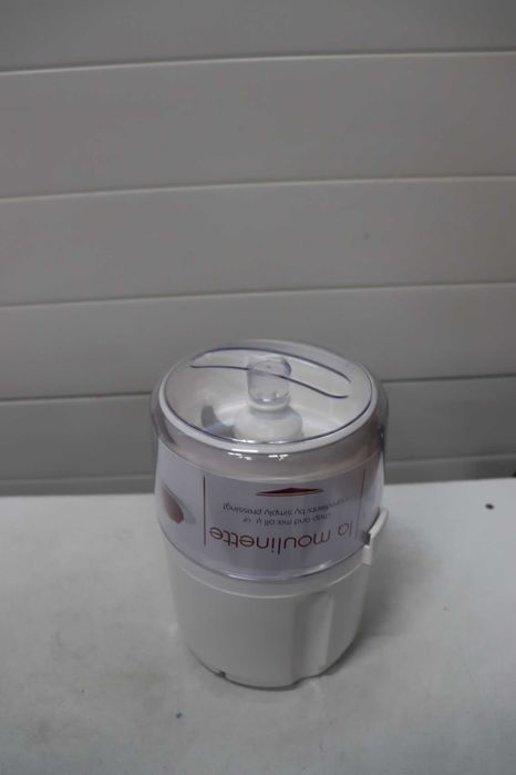 Moulinex AD5601 Moulinette Chopper, 800 W, рязане, смесване и късо нарязване, система 1 - 2 - 3 бърза работа, нож от неръждаема стомана, с ДЕФЕКТ