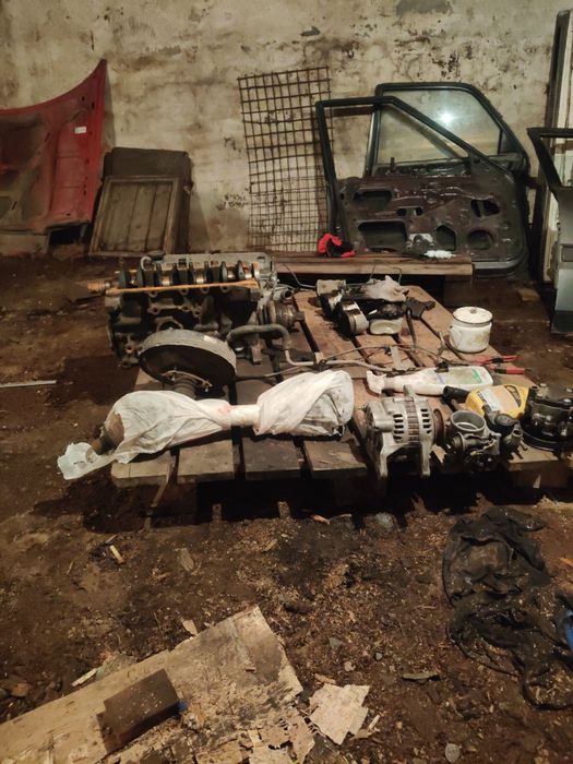 Запчасти на Мазда 323 слепая