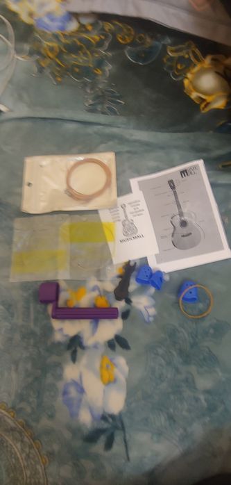 Akustik gitara yangi