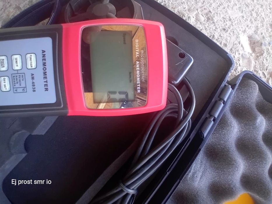 Anemometru Digital Portabil – Aparat Măsurat Viteza Vântului și Temperatura