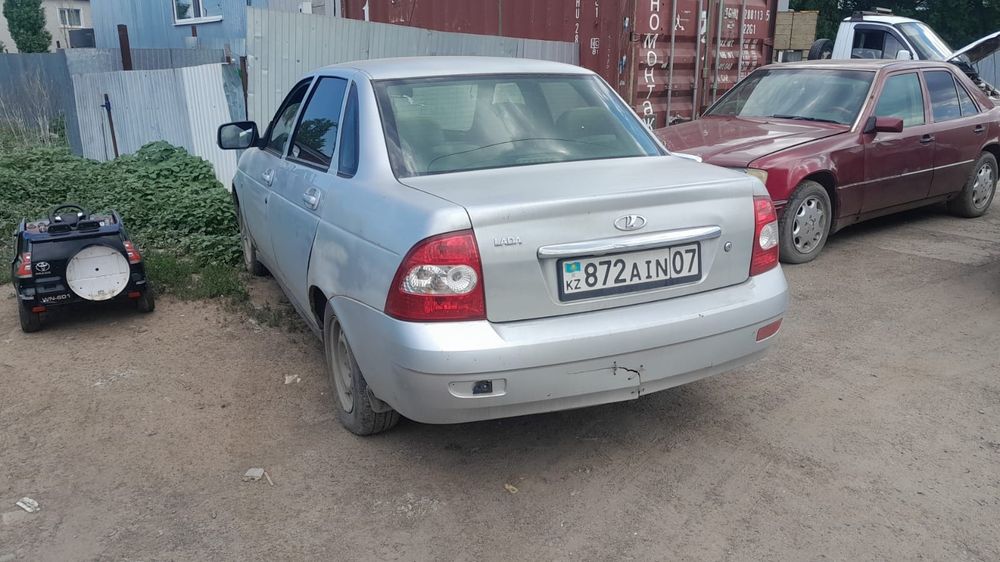 Продам срочно автомобиль