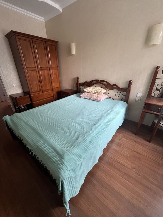 Продается спальный гарнитур