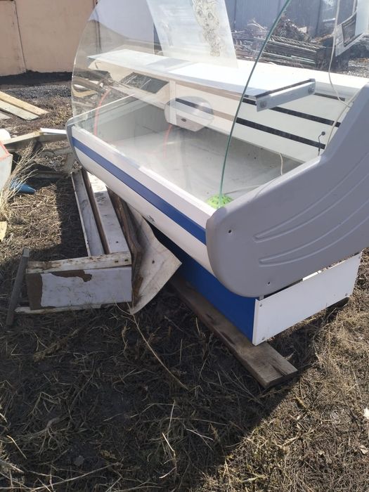 Холодильник для магазина