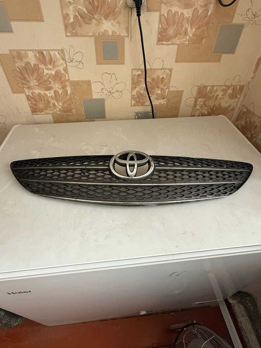 Решетка радиатора Камри 30