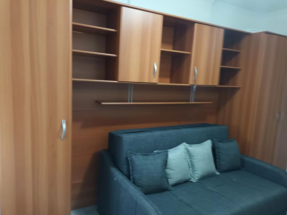 Vând mobila plus canapea extensibila