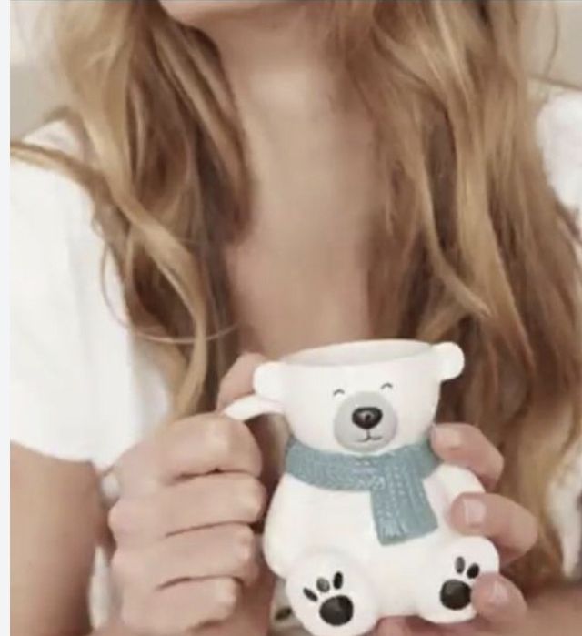 Cana termica in forma de urs ce isi schimba culoarea