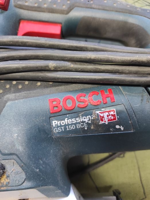 Fierăstrău vertical (pendular)