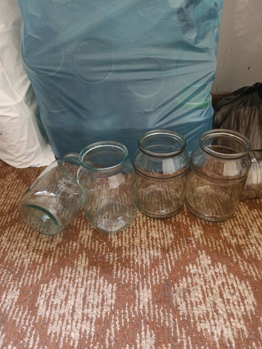 Продам банки в хорошем состоянии.