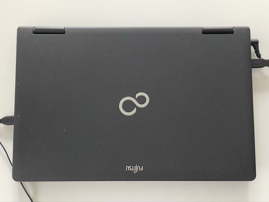 Лаптоп Fujitsu LifeBook E752