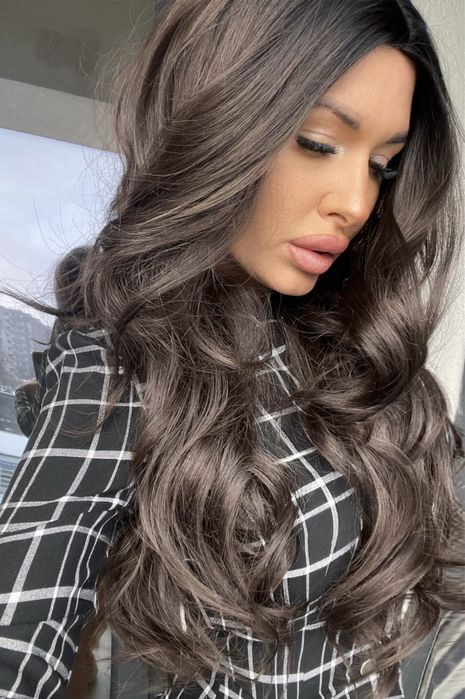 Peruca lunga ondulata bruneta
