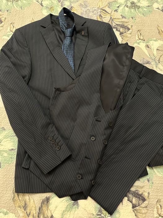 Костюм и брюки продаются.