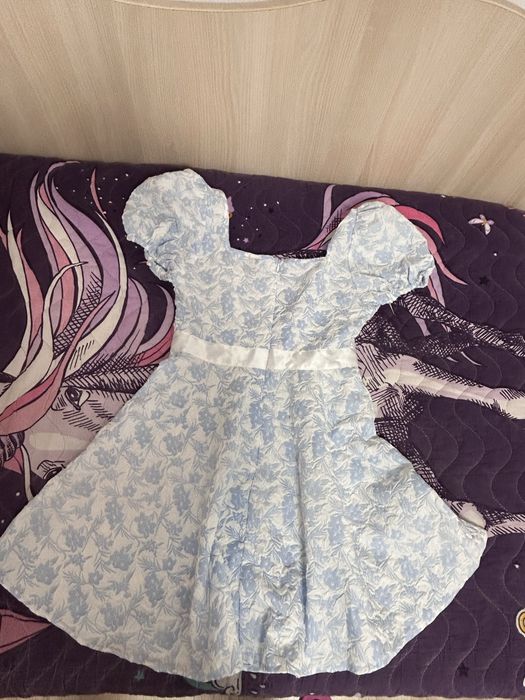 Vand rochie fata marimea 36
