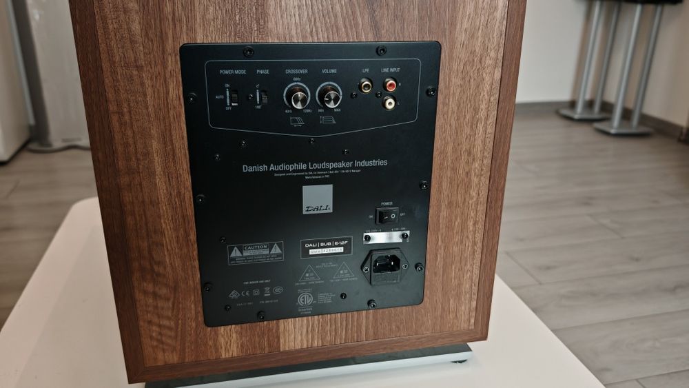 Subwoofer Dali sub e-12f