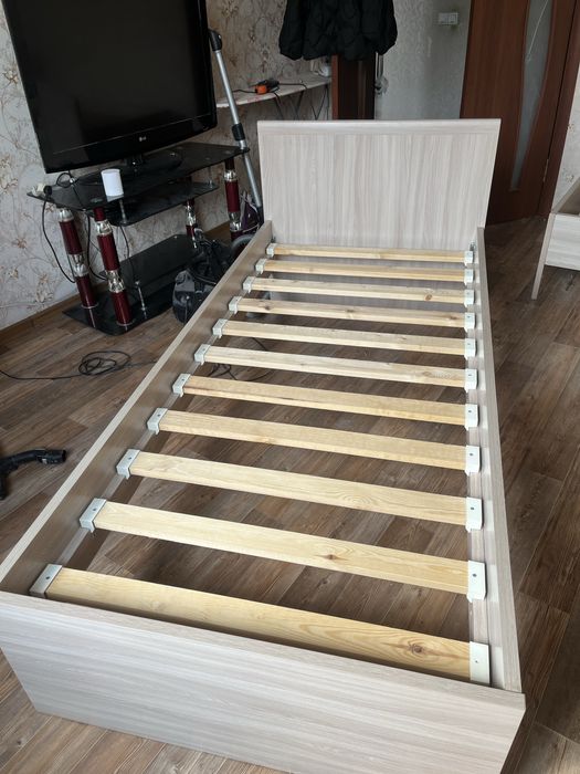 кровать 90/200 ,40000 за 2 шт