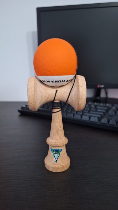 Kendama Krom Pop Rubber Orange