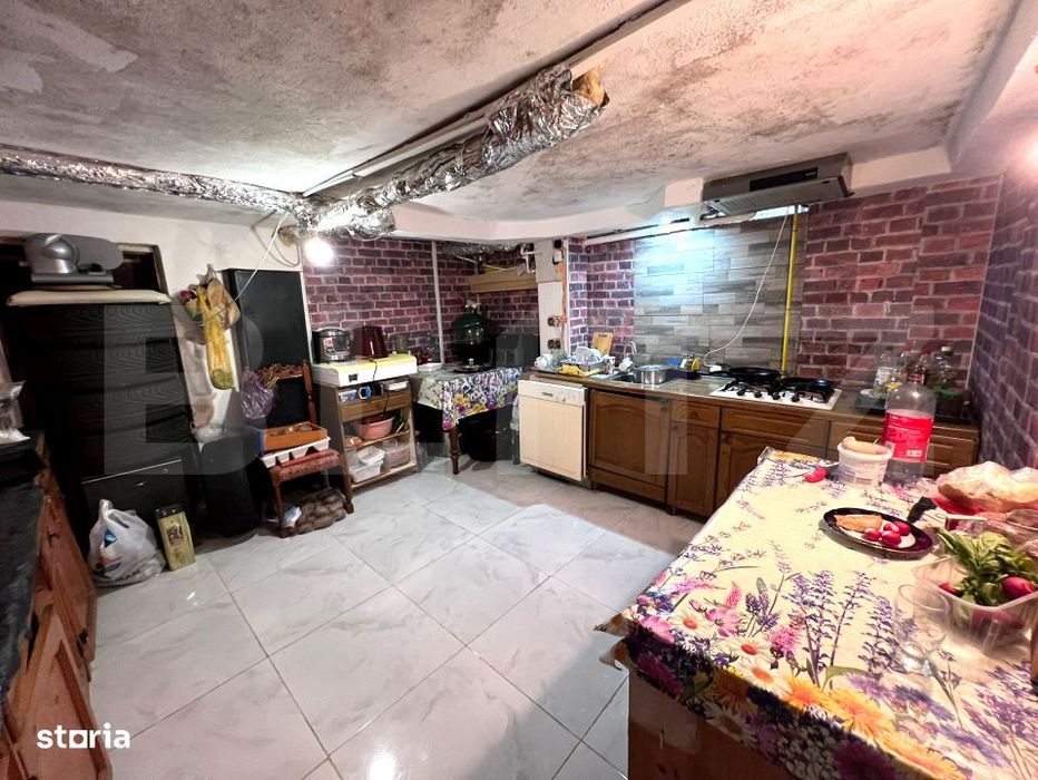 Casa tip duplex – 272 mp utili, 9 camere ,in  zona Cetate