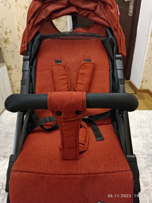 Коляска детская,цвет бордо