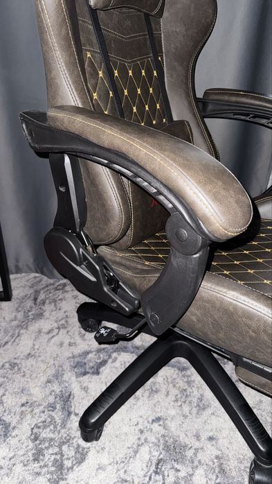 Геймерское компьютерное кресло