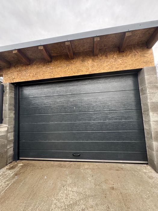 Usa garaj L3000 x H3000 gri cu geamuri -NOU!