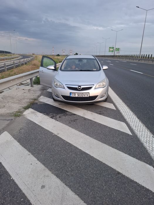 Vând opel astra j 2.0 cdti