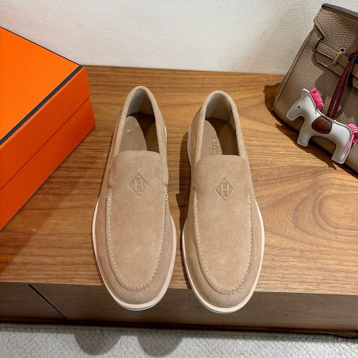 Mocasini Hermès din piele întoarsă in Nuanta Bej Sable cu detaliu iconic „H Diamant” ! Originali !