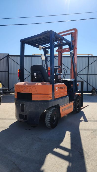 Вилочный погрузчик Toyota 5FG15