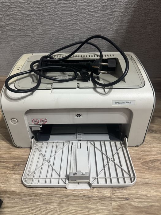Принтер HP LaserJet P1005.