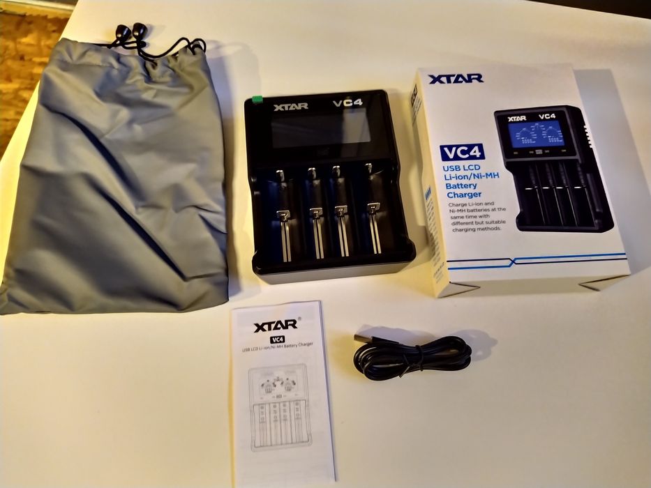 XTAR VC4 - Incarcator profesional smart acumulatori 18650 26650 etc