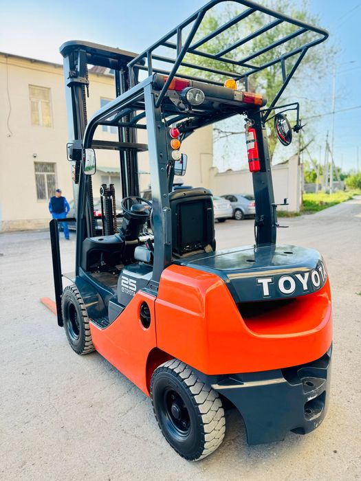 Вилочный погрузчик кара автокара