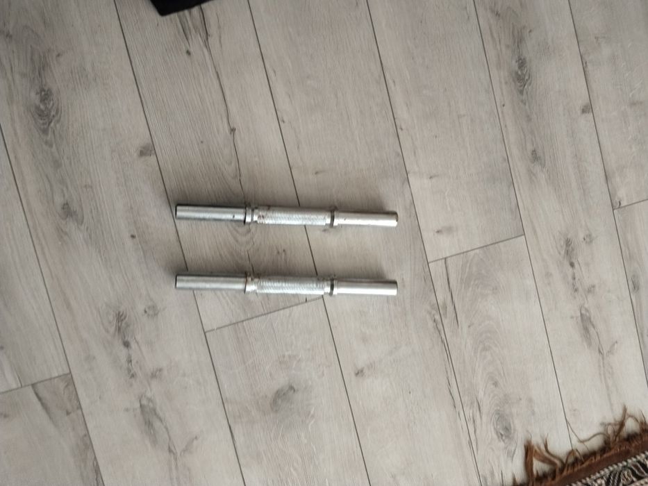 Vând suport și discuri