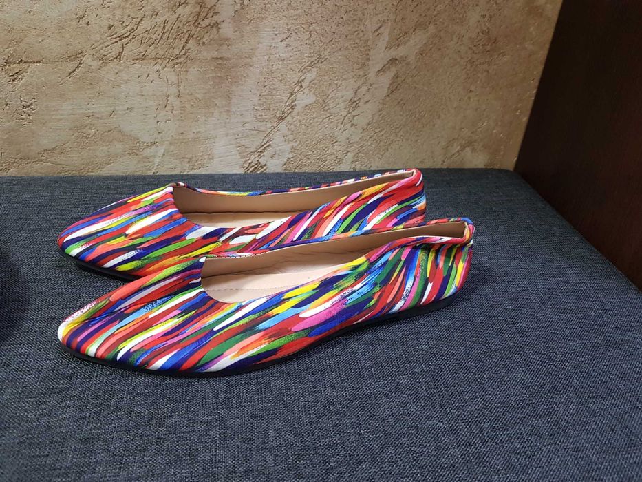 Дамски шарени обувки