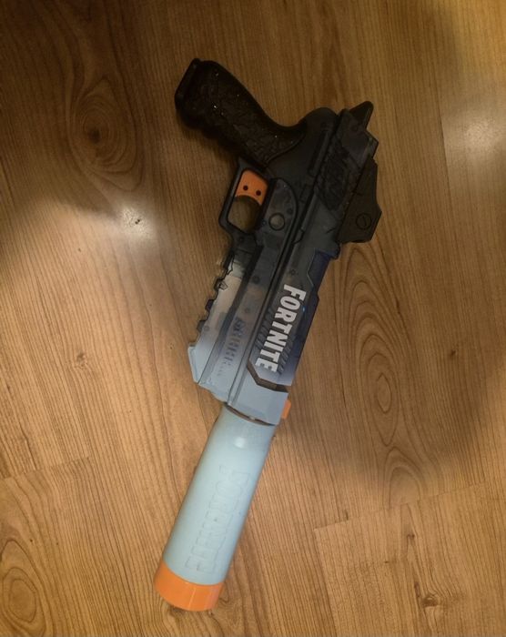 Nurf пистолет нов!