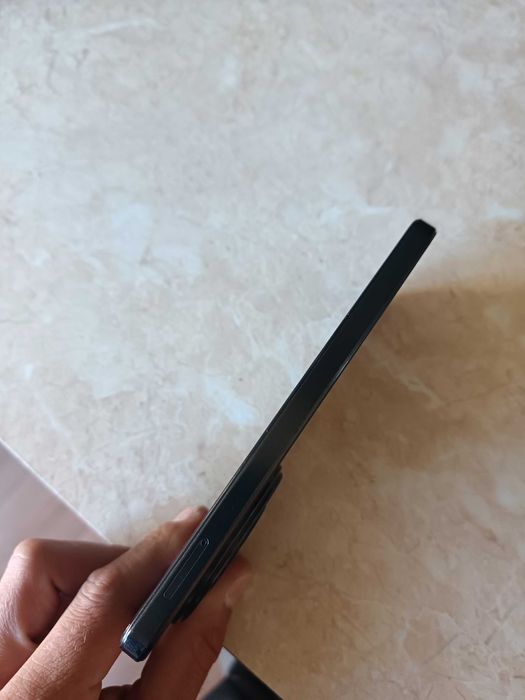 Смартфон Виваком 5G 256 GB