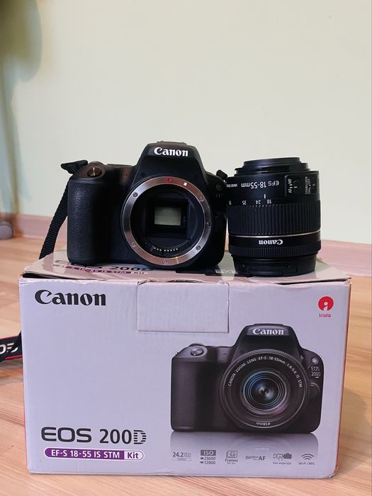 Canon EOS 200D с обектив 18-55mm