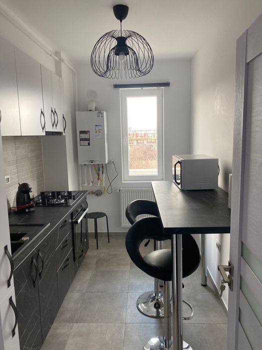 Inchiriez apartament