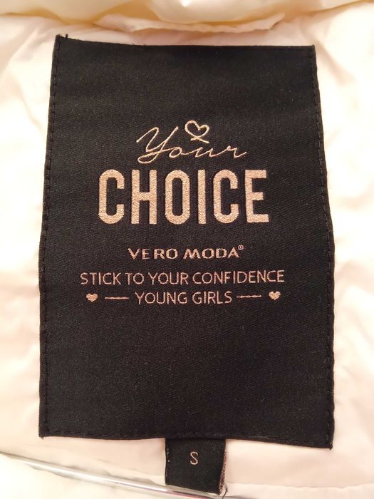 Яке за момиче Vero Moda с гъши пух - 80 евро.