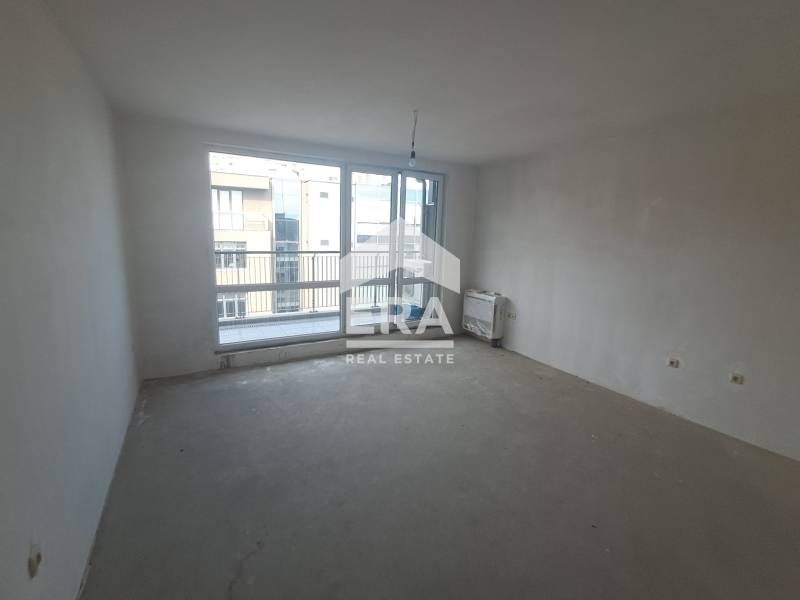 Тристаен източен апартамент за продажба, в жилищен комплекс Вива 3, кв