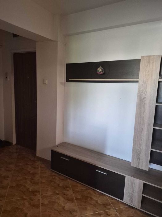 Închiriez apartament