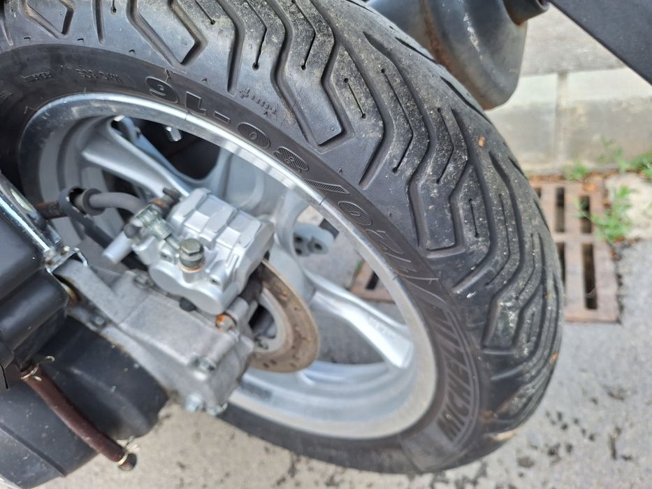 Scooter 125 Tauris Avienda
