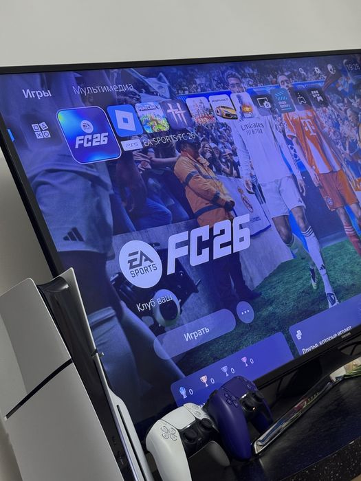 продам Ps 5 slim 2джойстика