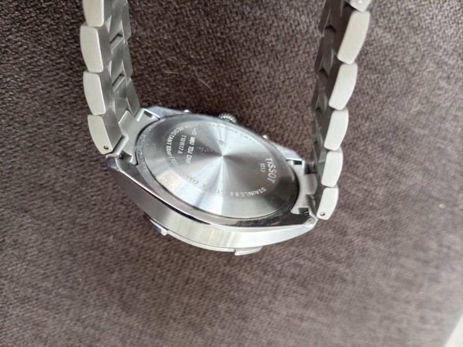 Продавам часовник TISSOT