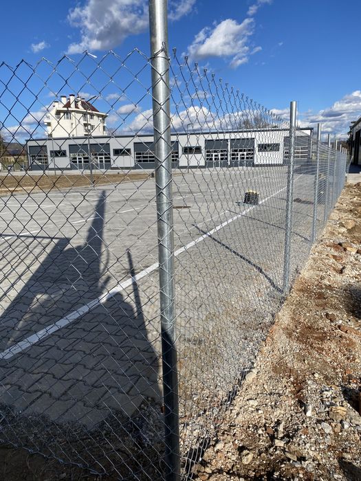 Ограждане на парцели със оградна мрежа