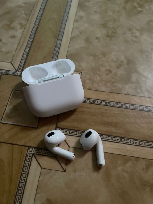 продам airpods 3